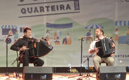 Noite de sonho no Mercado de Verão com Acordeão do Oeste ao Sul 