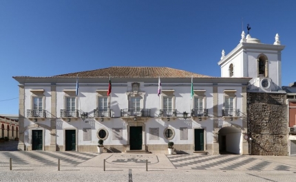 MUNICÍPIO DE LOULÉ REÚNE COM PROFISSIONAIS DO SETOR PARA MELHORAR SERVIÇOS DE GESTÃO URBANÍSTICA