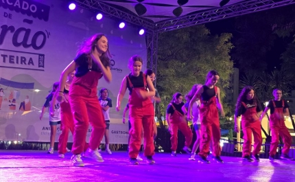 Noite de pura energia, talento e coreografias de tirar o fôlego no Mercado de Verão de Quarteira 