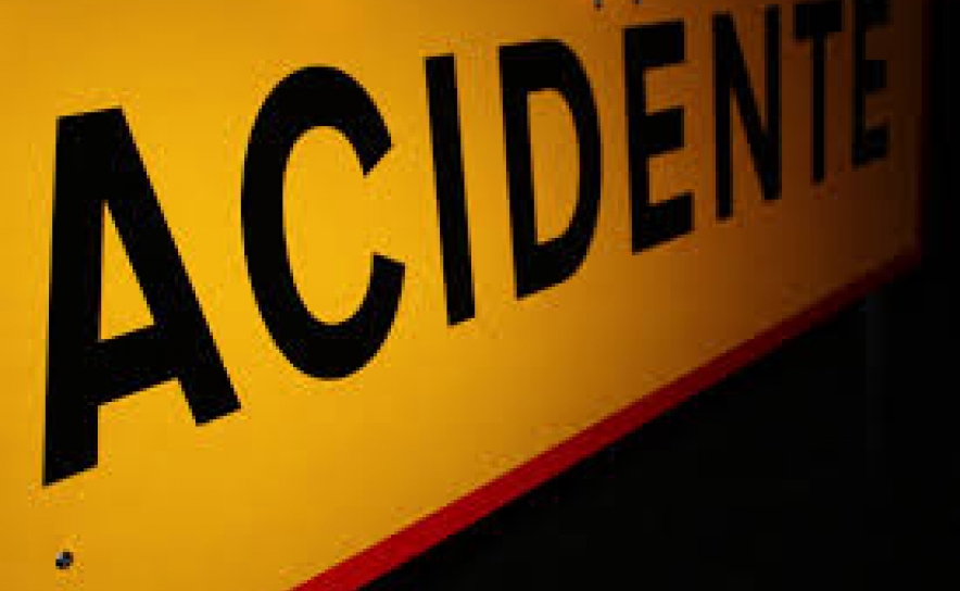 Um morto e três feridos graves em colisão entre ambulância e ligeiro em Faro