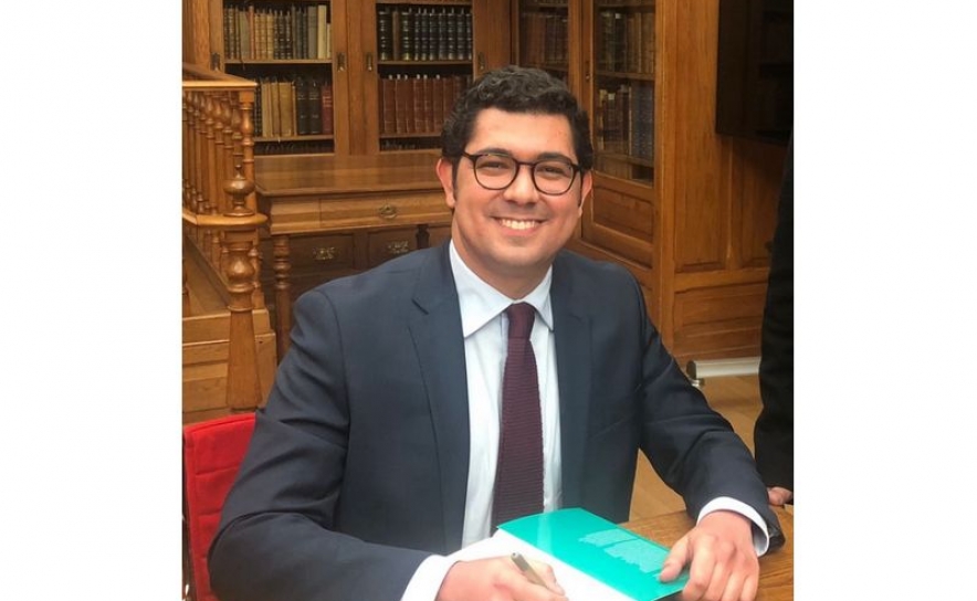 TOMÁS PINTO BRAVO APRESENTA OBRA PREMIADA