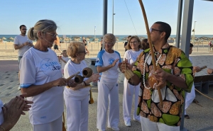Capoeira une corpo, mente e comunidade em convívio de fim de época em Quarteira 