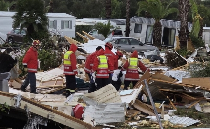 Um morto e mais de 20 feridos após fenómeno de vento forte em Albufeira