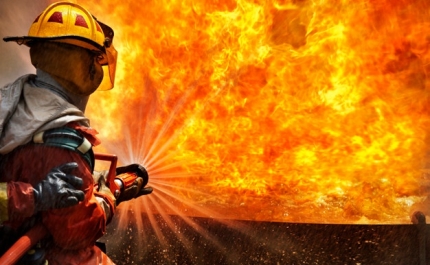 Incêndio: Quase 200 operacionais combatem fogo em Aljezur