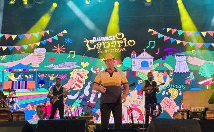 Augusto Canário e Amigos levam arraial minhoto a Quarteira e animam multidão no último dia dos Petiscos do Pescador 