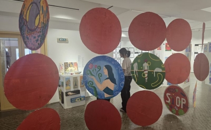 Talento extraordinário: jovens artistas de Quarteira expõem «Memória» na Galeria da Praça do Mar 