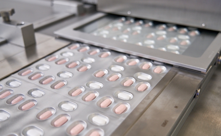 Covid-19: Medicamentos são nova esperança, mas não substituem vacinas