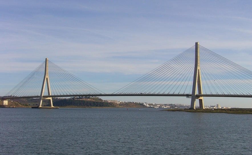 Ponte internacional do Guadiana com trânsito condicionado