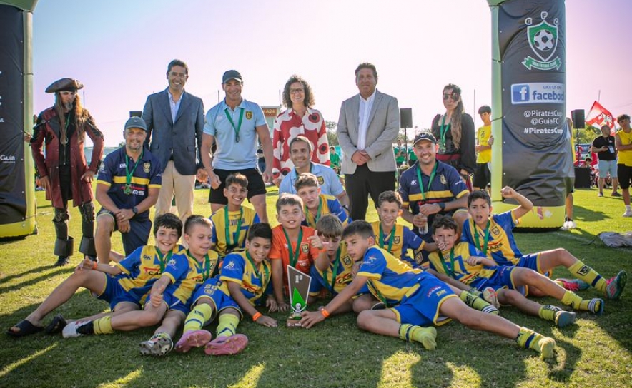 Benjamins A - 1.º Lugar PRATA (Futebol Clube de Ferreiras Benjamins A - 1.º Lugar PRATA (Futebol Clube de Ferreiras